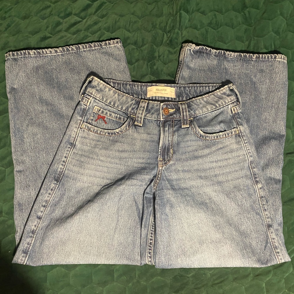 NEW Hollister Low Rise Super Baggy Jeans 2R or W 26 regular